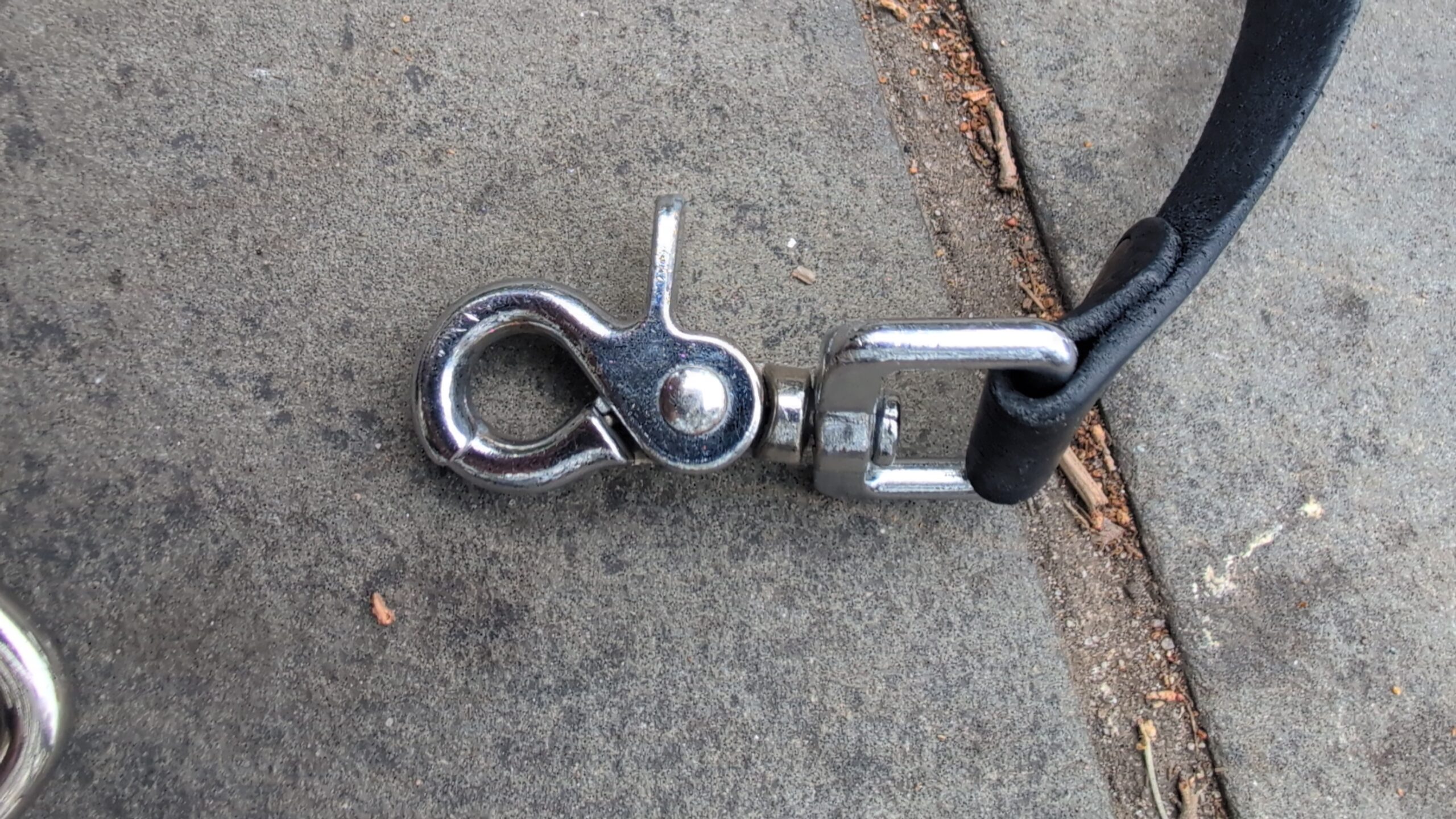 Sporran hardware clasp — heavy duty steel swivel fitting